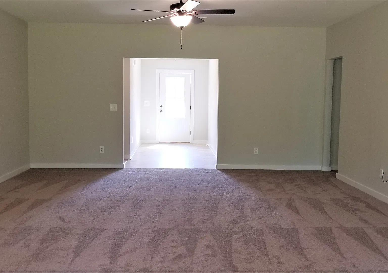 Great Home for Rent in Lincoln. Available to View with a 48 Hour Notice! — Photo 4