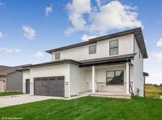 580 NE Badger Ln, Waukee, IA 50263