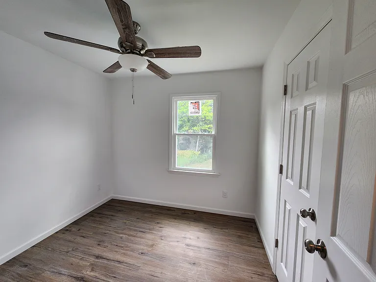 810 E Bragg St #D — Photo 7