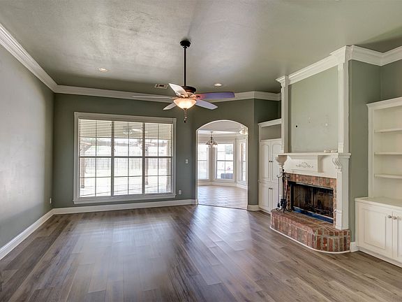 4th image of 6209 Hollyhock Ln