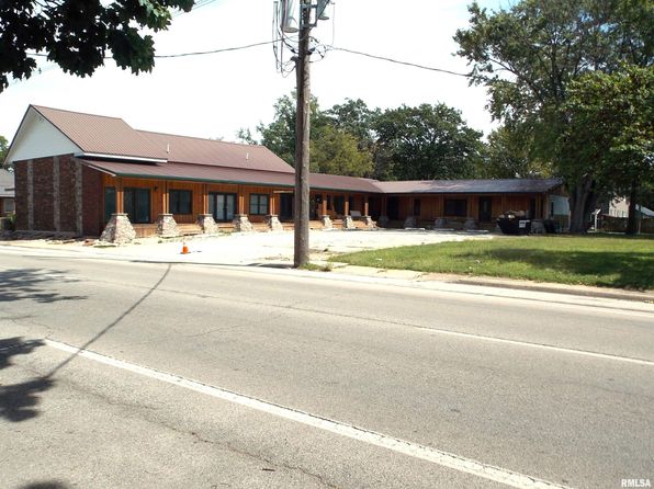 223 N Broadway St, Centralia, IL 62801