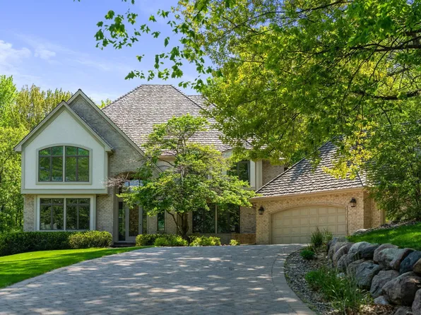 5575 Bristol Ln, Minnetonka, MN 55343