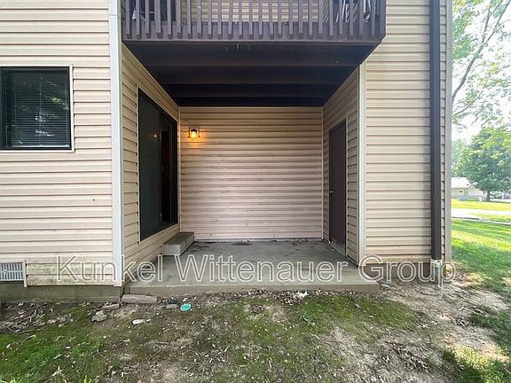3rd image of 52 Pepperwood Ct