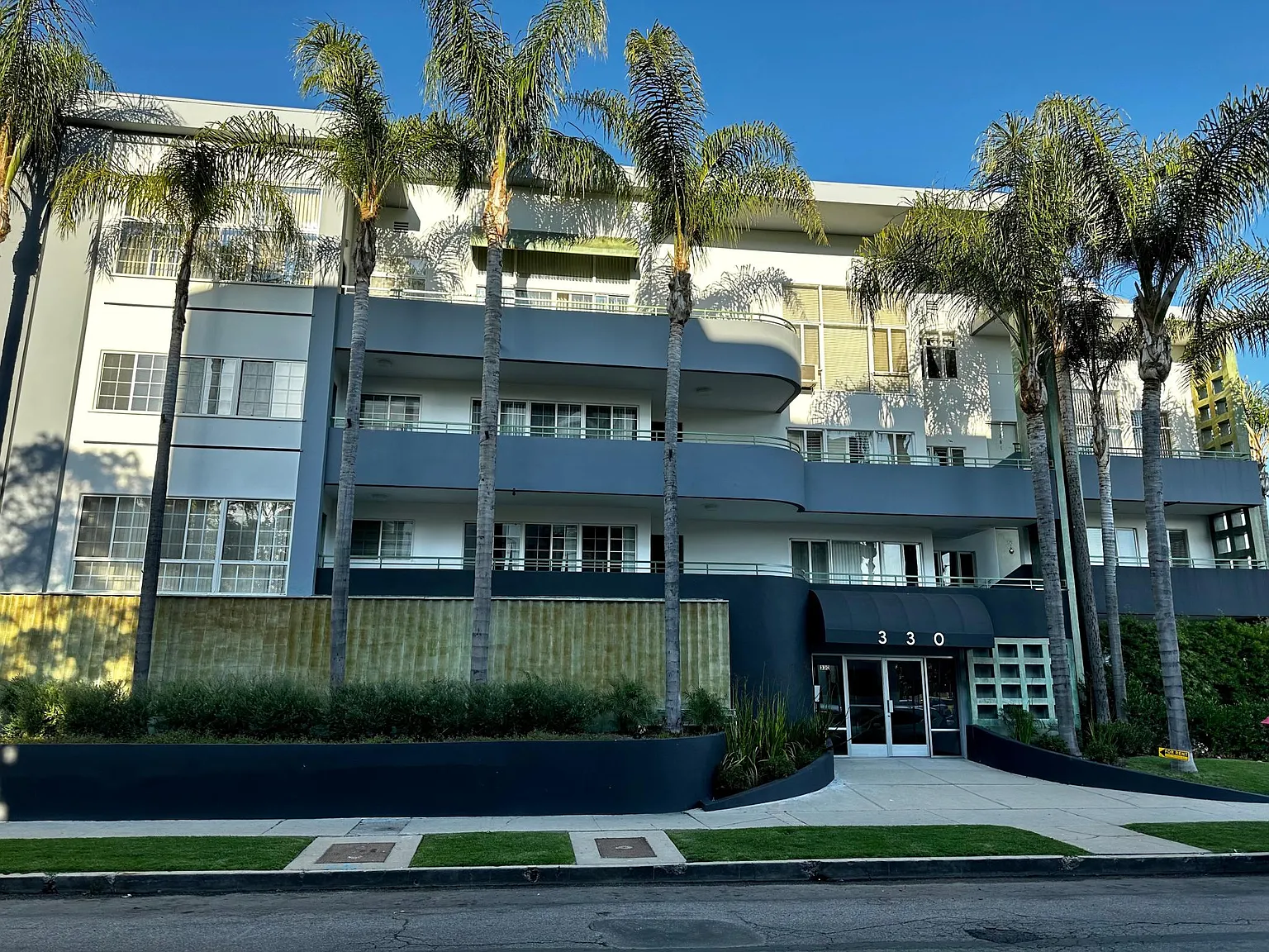 330 S Willaman Dr — Photo 1