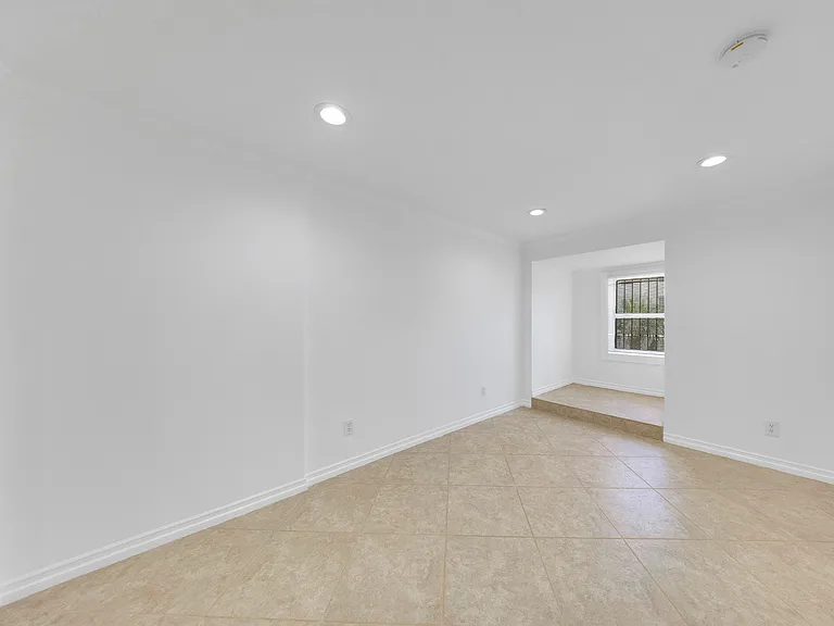Bedroom with sitting area or desk space