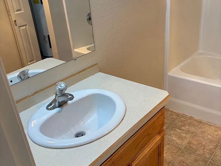 1 Bedroom Unit with Detached Garage — Photo 8