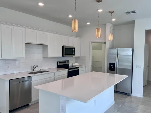 6081 Carre Way, Greenacres, FL 33415