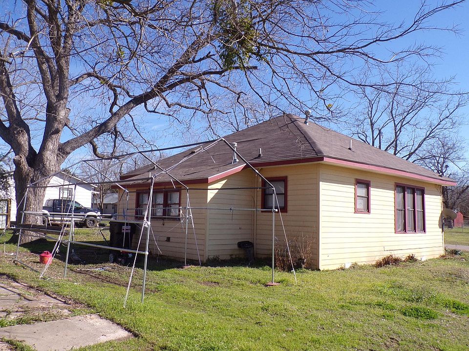 2nd image of 720 3rd St