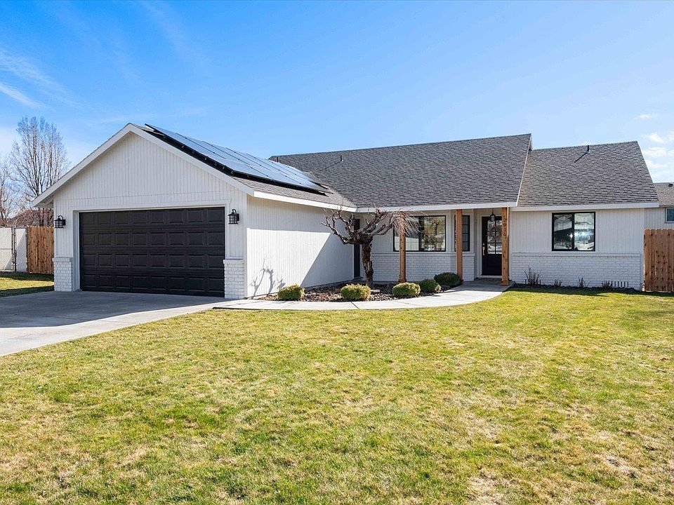 1st image of 2916 Bluet Dr