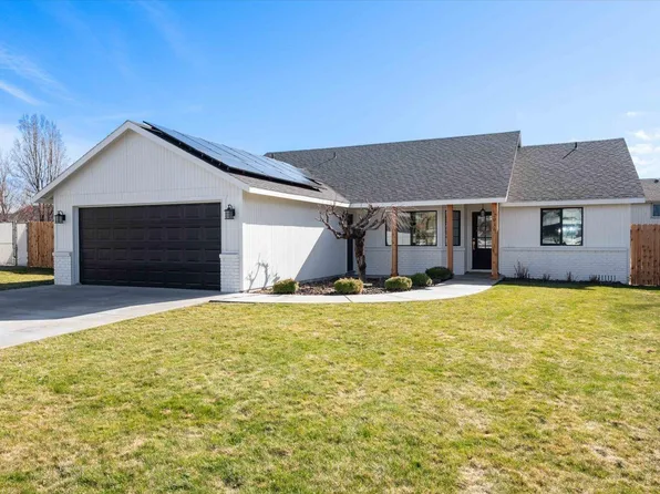 2916 Bluet Dr, West Richland, WA 99353