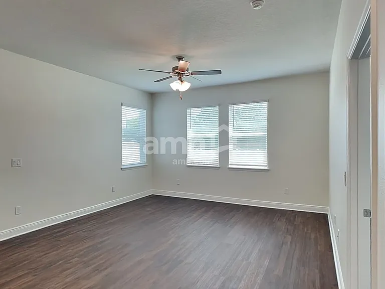 1379 Sky Lakes Dr — Photo 12