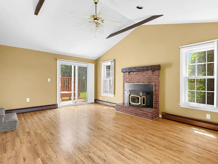 1024 Washington St — Photo 15