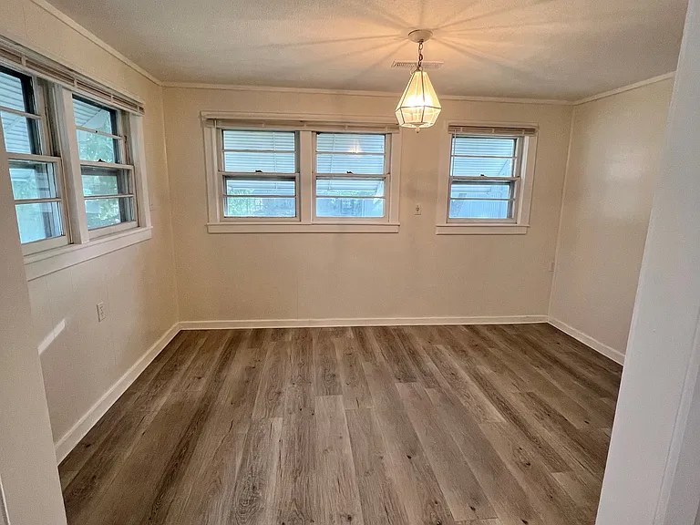 112 Rose Ave — Photo 16