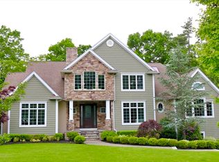 31 Homestead Dr, Raynham, MA 02767