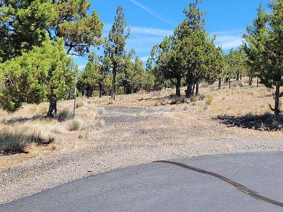 5th image of 1121 SE Happy Trails Ln