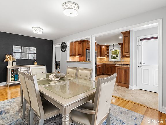 4th image of 1710 Stratfield Road