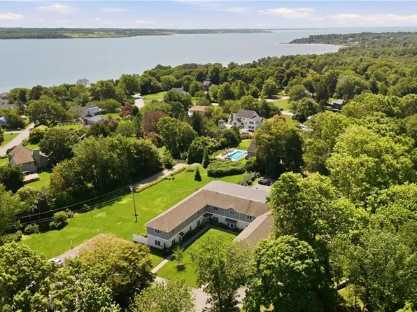 94 Sandy Point Farm Rd #6, Portsmouth, RI 02871