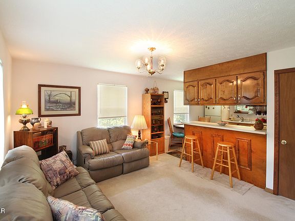 3rd image of 177 Sequoyah Trl
