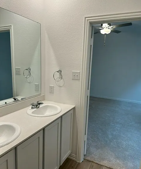 1220 Desert Willow Dr — Photo 9