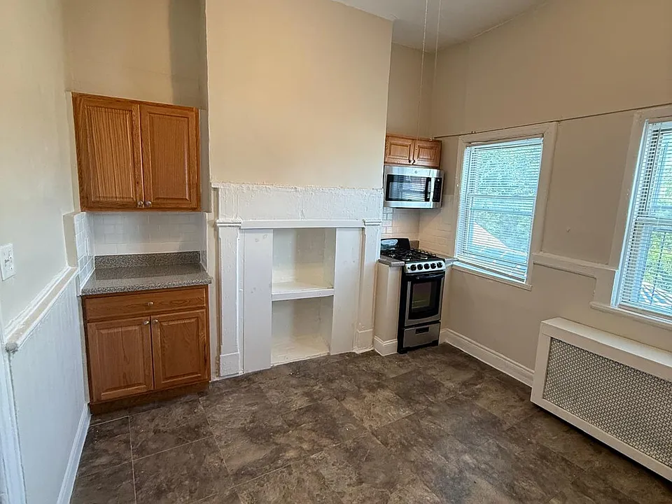 331 Grand St #6