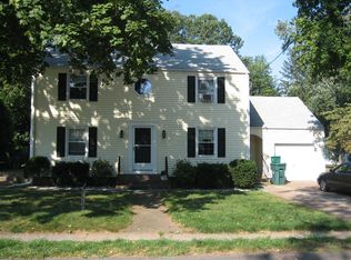 29 Alexander St, Manchester, CT 06040