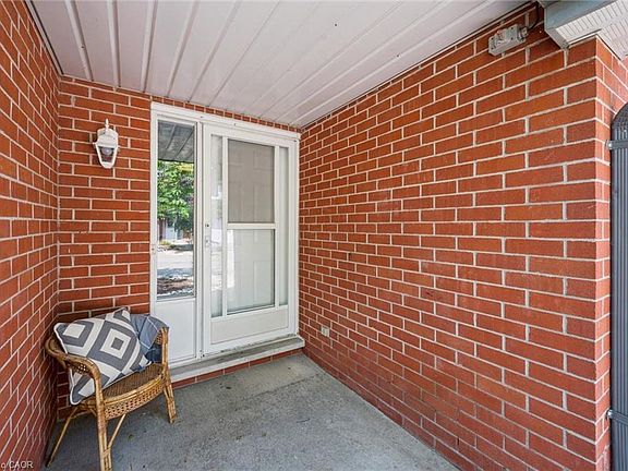 5th image of 89 Woolwich St #10