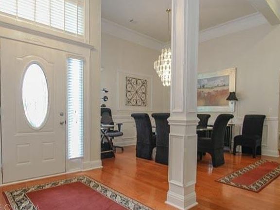 3rd image of 105 Fairfax Ct