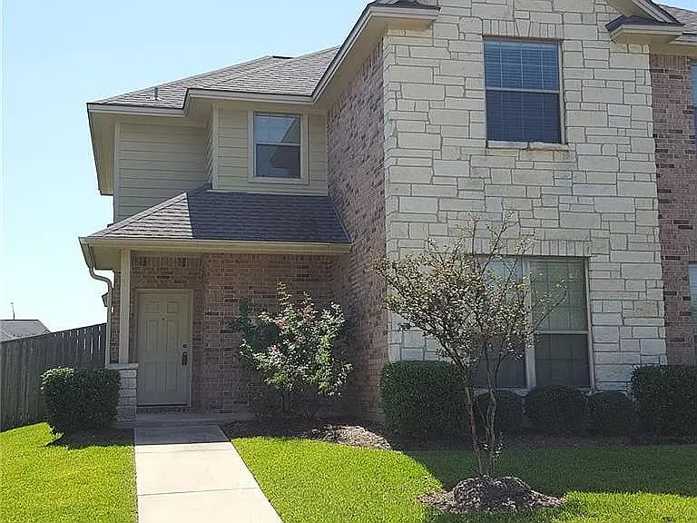 1st image of 102 Kleine Ln
