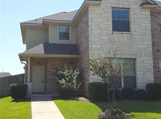 102 Kleine Ln, College Station, TX 77845