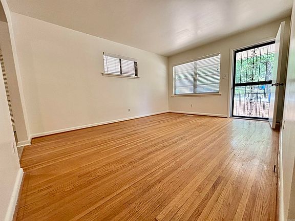3rd image of 704 W 56th St