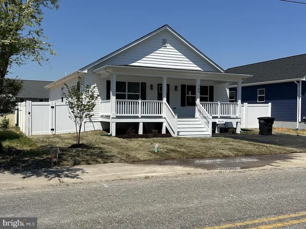 704 Jackson St, Colonial Beach, VA 22443