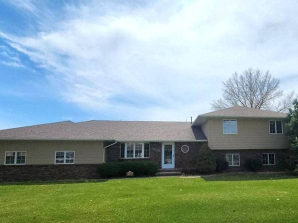 1609 Custer St, Saint Paul, NE 68873