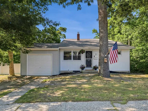 110 Pennsylvania Ave, Absecon, NJ 08201