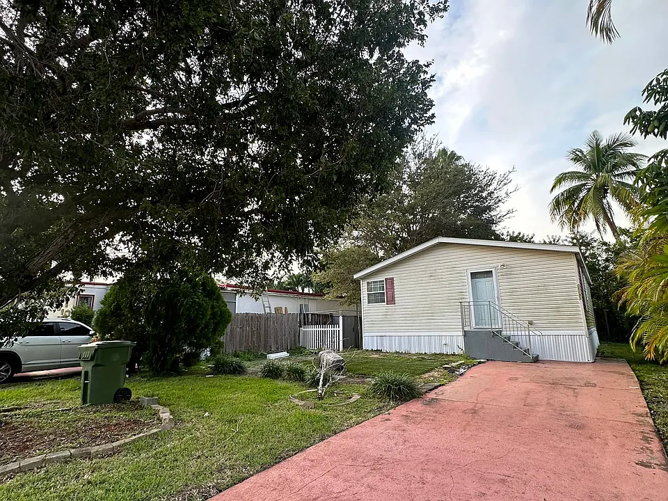 21631 NW 8th Ct