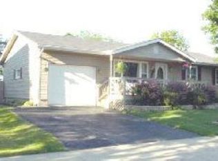 1607 Rockcastle Park Dr, Valparaiso, IN 46383