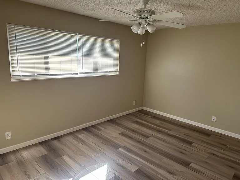 1144 W 2nd St #2 — Photo 5