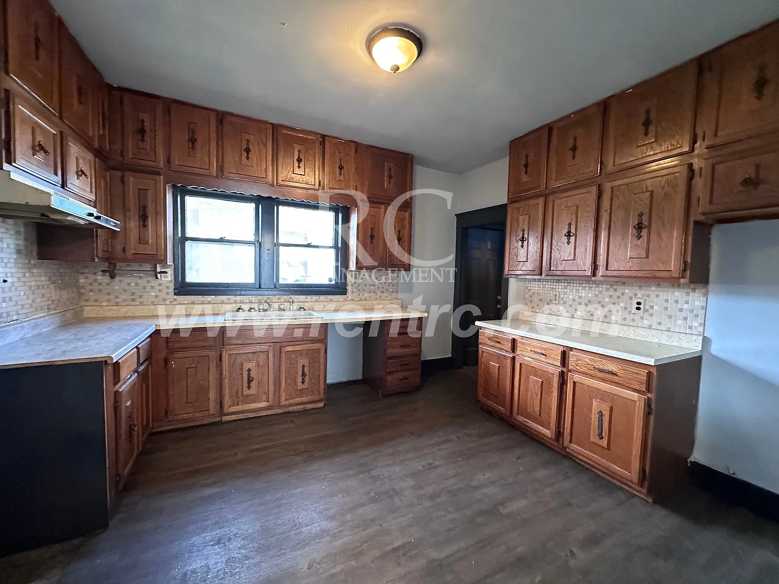 3 bed, 1.5 bath, 1150 sqft, $895 — Photo 2