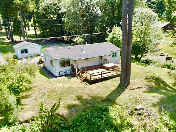2nd image of 1020 Winchuck River Rd