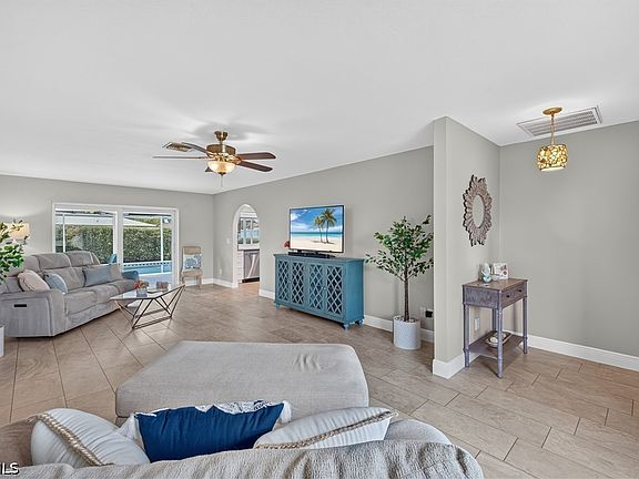 5th image of 1220 Everest Pkwy