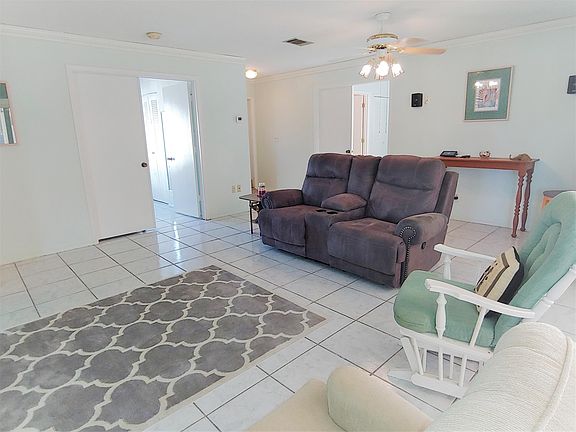5th image of 1912 SE Burgundy Ln