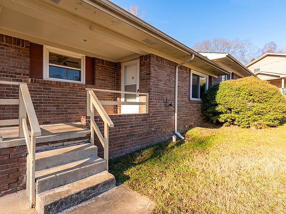3rd image of 3814 Cherwood Ln APT A