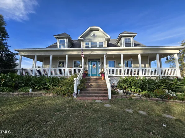 379 John Deere Ln, Bear Creek, NC 27207