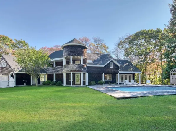 165 Old Meeting House Road, Westhampton Beach, NY 11978