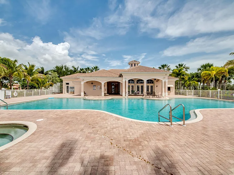 Blue Cypress Lake Ct — Photo 66