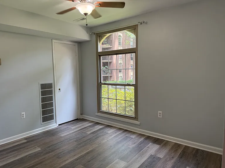 3354 Woodburn Rd #14 — Photo 7