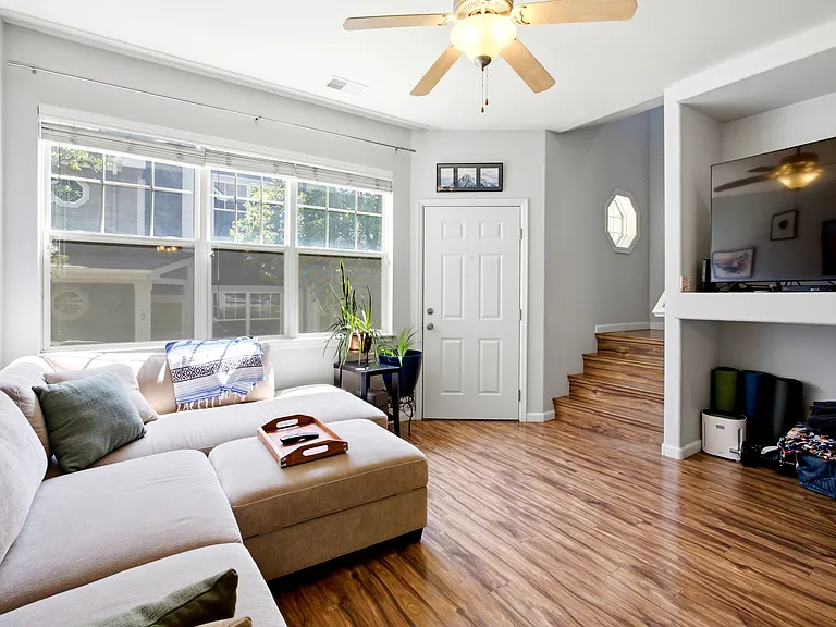 3329 Apple Blossom Ln — Photo 4