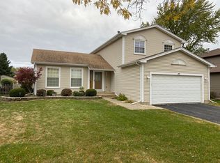 906 Debra Ln, Elk Grove Village, IL 60007