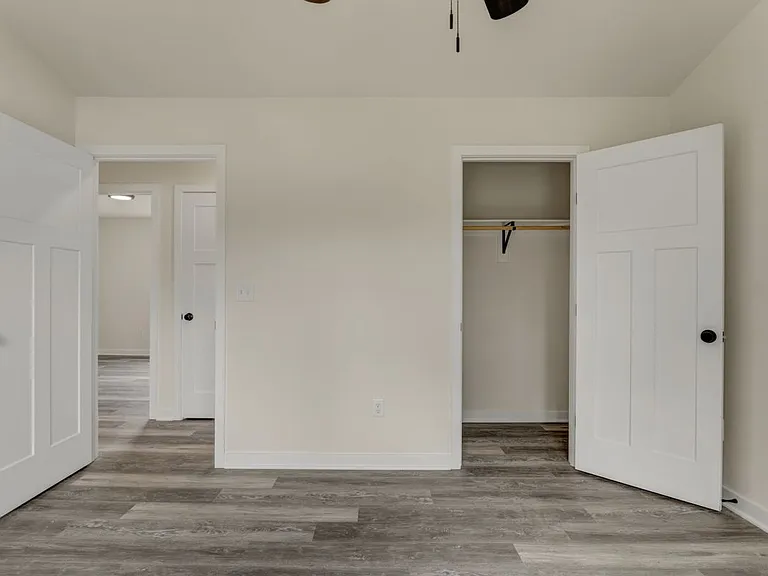 19 Carol St — Photo 5