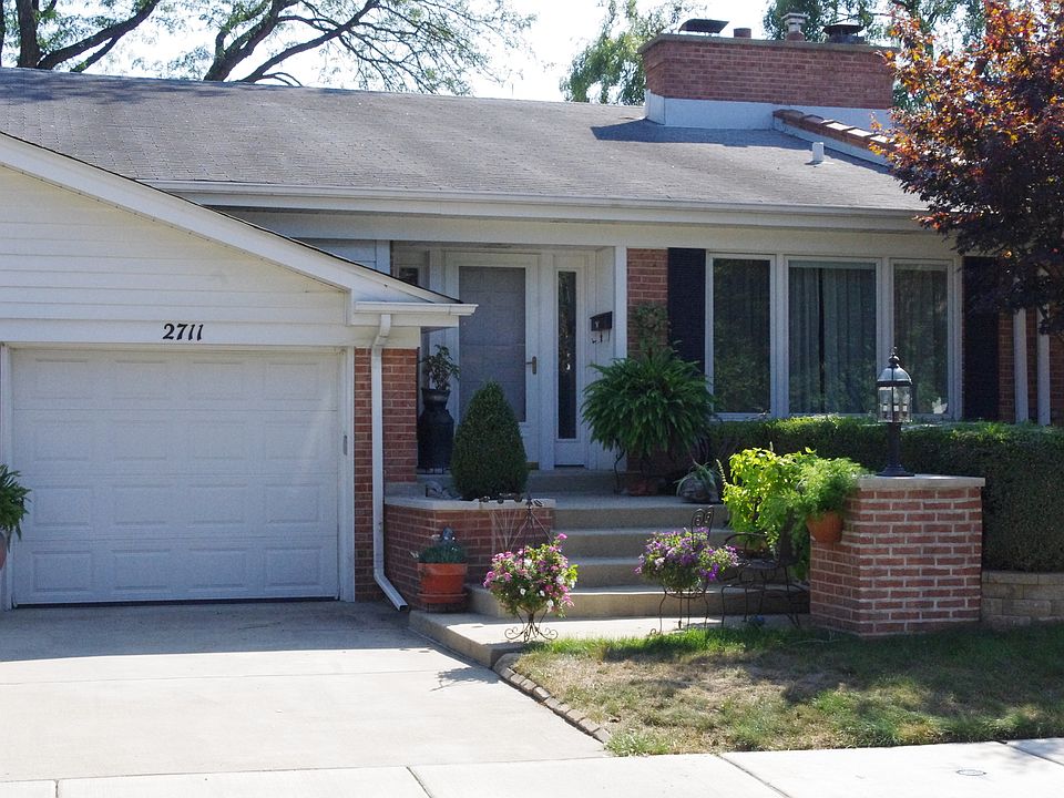1st image of 2711 Bel Aire Dr