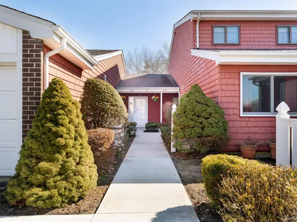 506 Drew Drive, Saint James, NY 11780